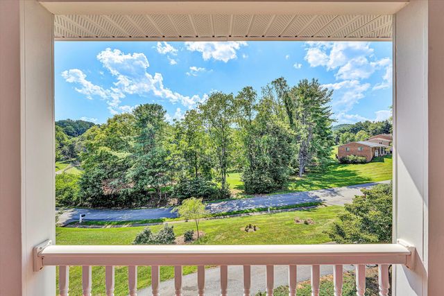 5975 Landview DR, Roanoke, VA 24018