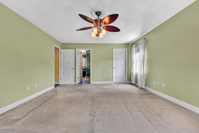 5975 Landview DR, Roanoke, VA 24018