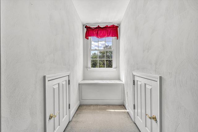 5975 Landview DR, Roanoke, VA 24018