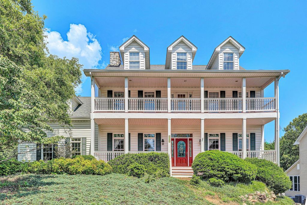 5975 Landview DR, Roanoke, VA 24018