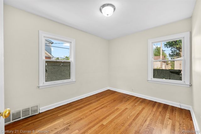 7910 Orchard Avenue, Dearborn, MI 48126