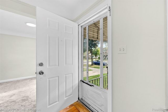 7910 Orchard Avenue, Dearborn, MI 48126