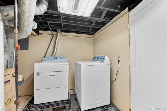 7910 Orchard Avenue, Dearborn, MI 48126