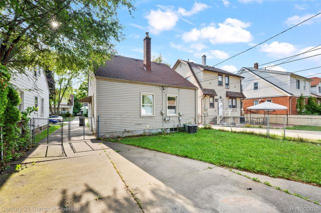 7910 Orchard Avenue, Dearborn, MI 48126