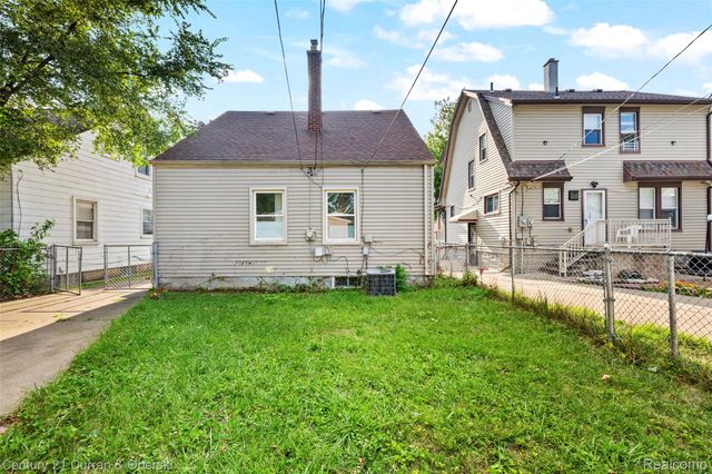 7910 Orchard Avenue, Dearborn, MI 48126