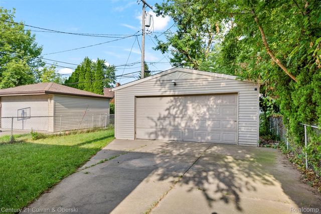 7910 Orchard Avenue, Dearborn, MI 48126