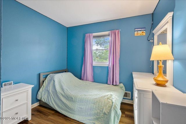 135 Larch Drive, Toms River, NJ 08753
