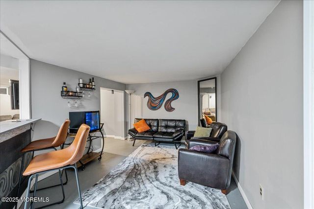 135 Larch Drive, Toms River, NJ 08753