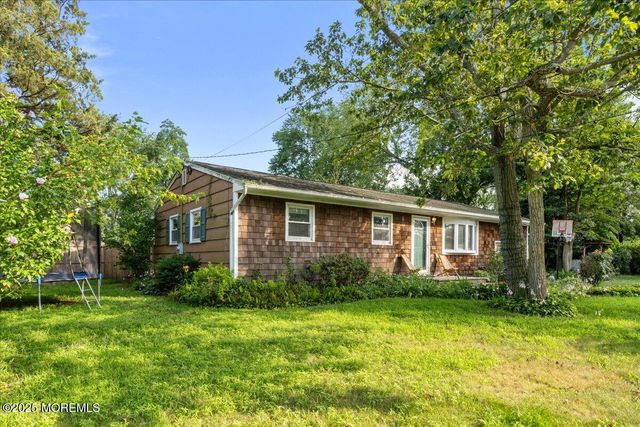 135 Larch Drive, Toms River, NJ 08753