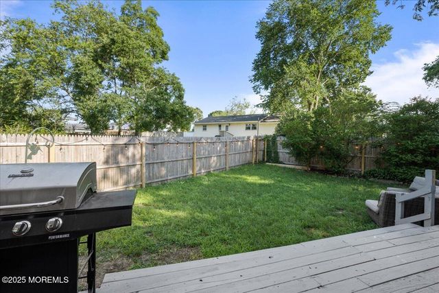 135 Larch Drive, Toms River, NJ 08753