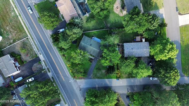 135 Larch Drive, Toms River, NJ 08753
