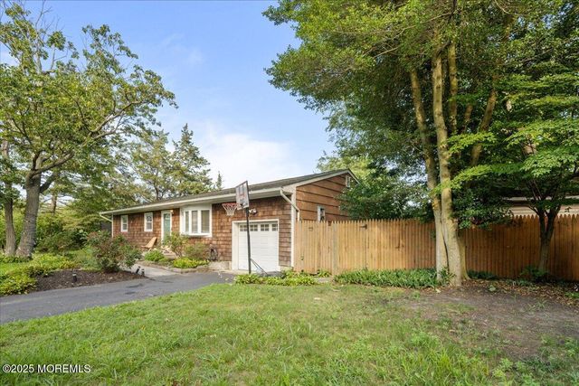 135 Larch Drive, Toms River, NJ 08753