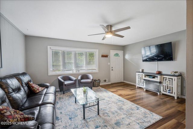 135 Larch Drive, Toms River, NJ 08753
