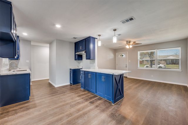 13710 Charcoal Lane, Farmers Branch, TX 75234