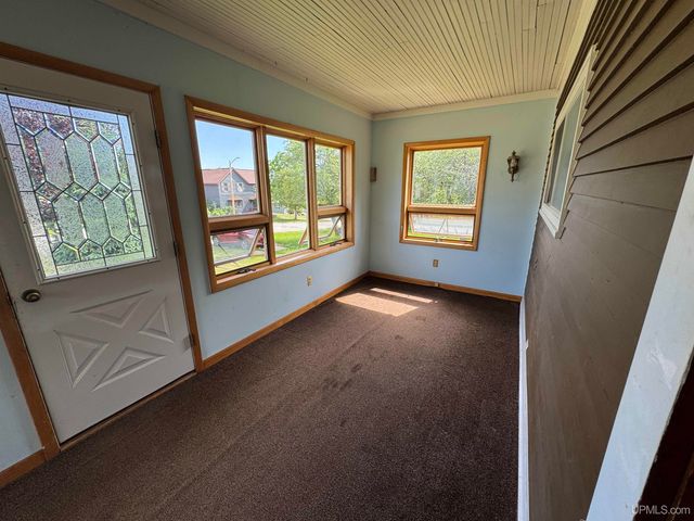 211 Michigan Avenue, Crystal Falls, MI 49920