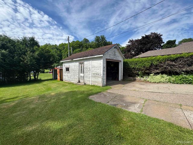 211 Michigan Avenue, Crystal Falls, MI 49920