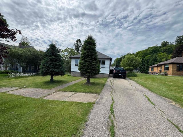 211 Michigan Avenue, Crystal Falls, MI 49920