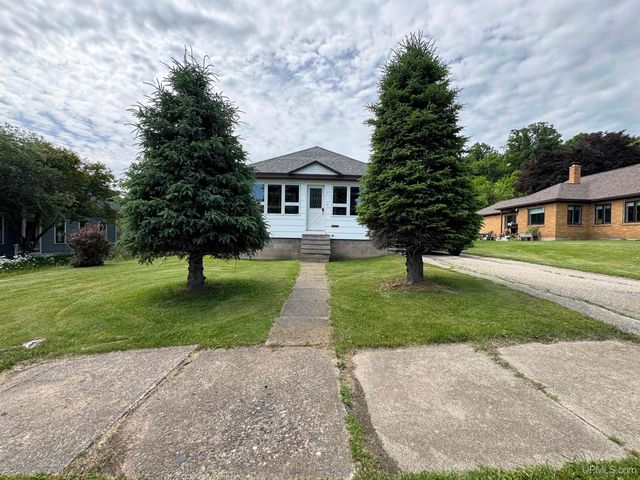 211 Michigan Avenue, Crystal Falls, MI 49920