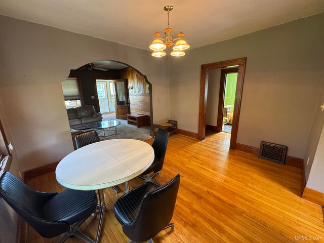 211 Michigan Avenue, Crystal Falls, MI 49920