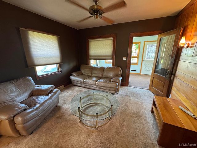 211 Michigan Avenue, Crystal Falls, MI 49920