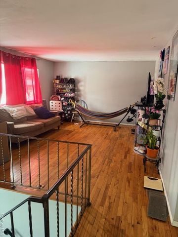 294 40th Street, Copiague, NY 11726