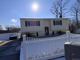 294 40th Street, Copiague, NY 11726
