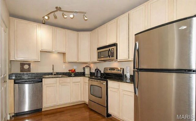 627 Clara Avenue 104, St Louis, MO 63112