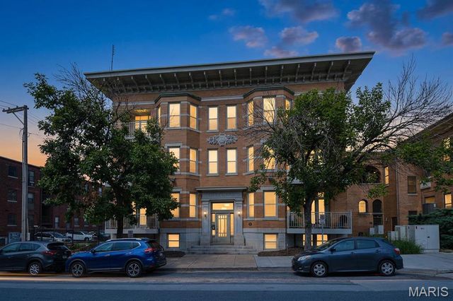 627 Clara Avenue 104, St Louis, MO 63112