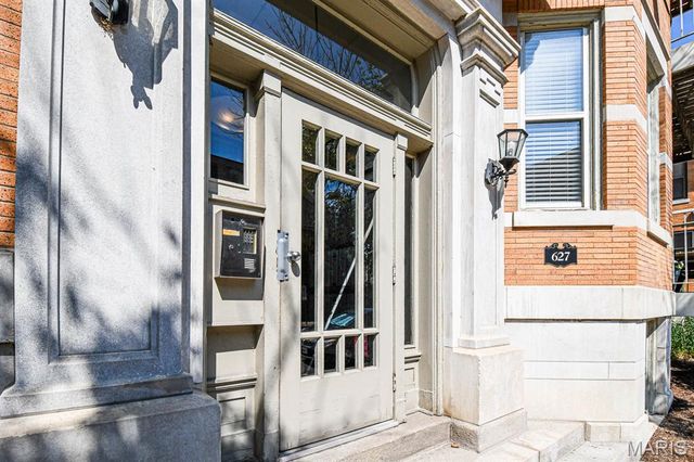 627 Clara Avenue 104, St Louis, MO 63112