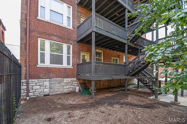 627 Clara Avenue 104, St Louis, MO 63112