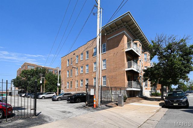 627 Clara Avenue 104, St Louis, MO 63112