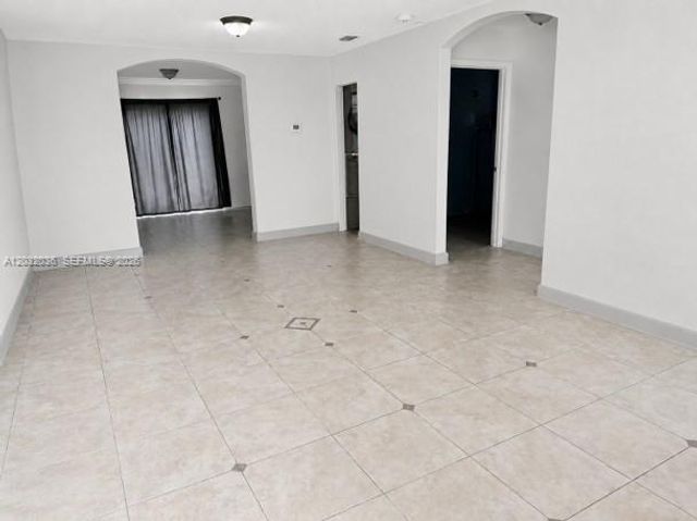 1890 NW 204th St, Miami Gardens, FL 33056