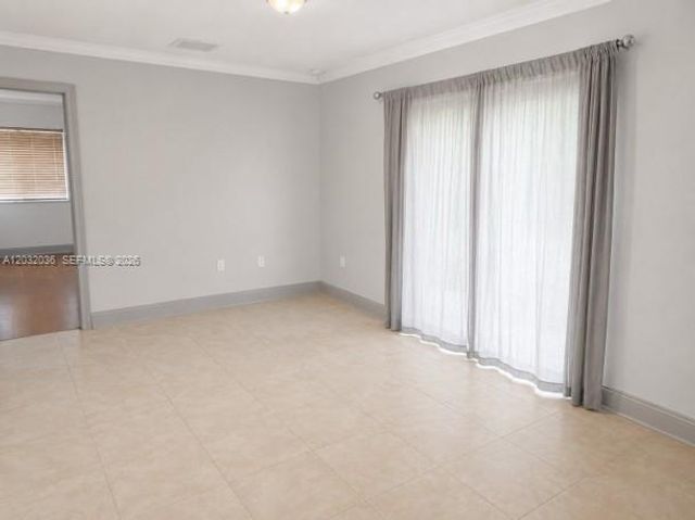 1890 NW 204th St, Miami Gardens, FL 33056