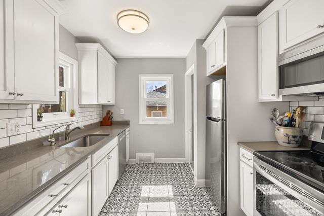 2207 35th Street, Des Moines, IA 50310