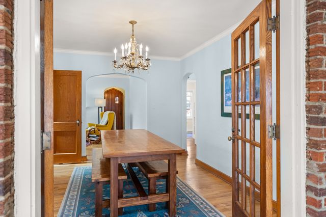 2207 35th Street, Des Moines, IA 50310