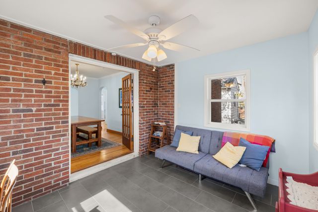 2207 35th Street, Des Moines, IA 50310