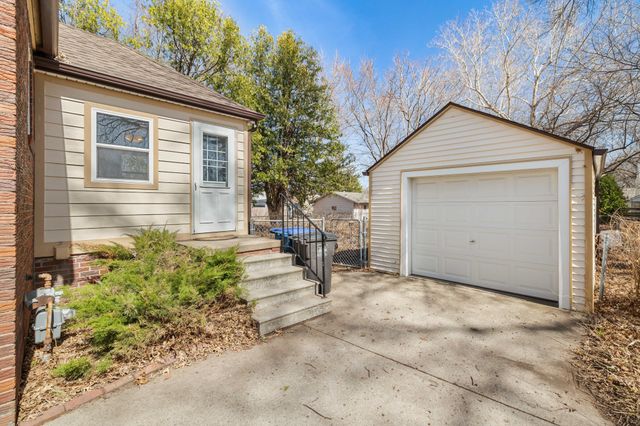 2207 35th Street, Des Moines, IA 50310