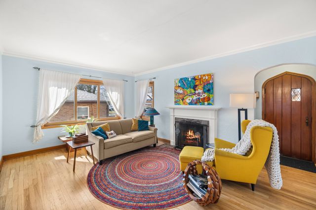 2207 35th Street, Des Moines, IA 50310