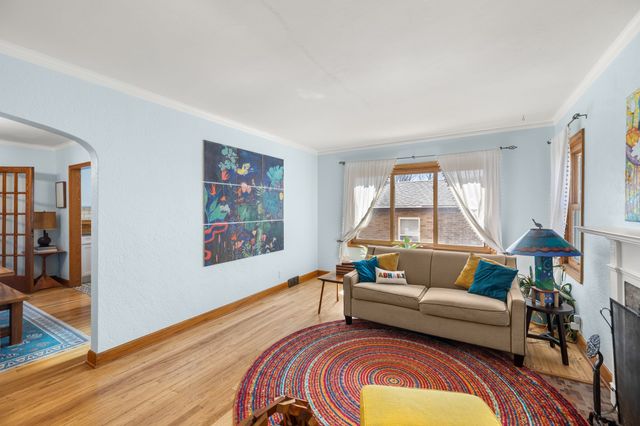 2207 35th Street, Des Moines, IA 50310