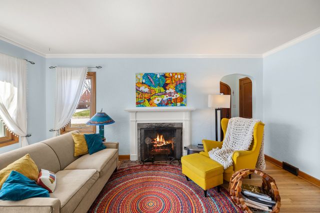 2207 35th Street, Des Moines, IA 50310