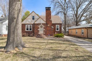 2207 35th Street, Des Moines, IA 50310