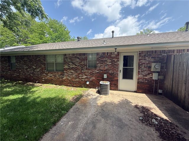 1406 Willard Street A, Springdale, AR 72762
