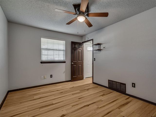 1040 SW 2nd Street, Moore, OK 73160