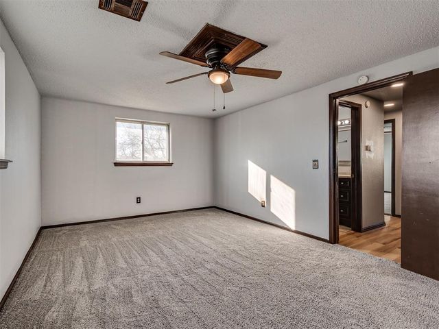 1040 SW 2nd Street, Moore, OK 73160