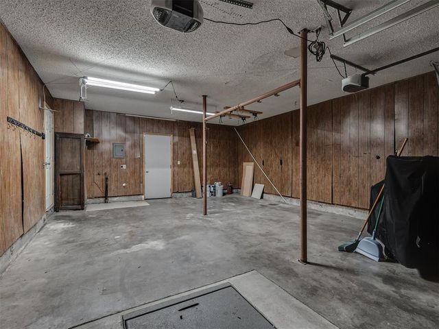 1040 SW 2nd Street, Moore, OK 73160