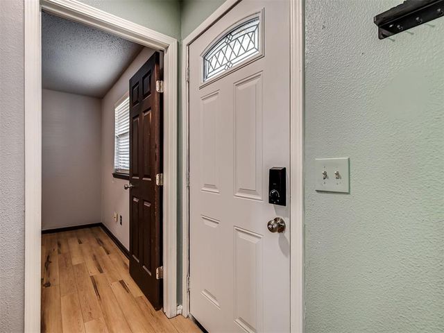 1040 SW 2nd Street, Moore, OK 73160