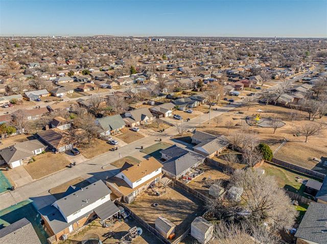 1040 SW 2nd Street, Moore, OK 73160