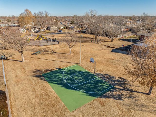 1040 SW 2nd Street, Moore, OK 73160