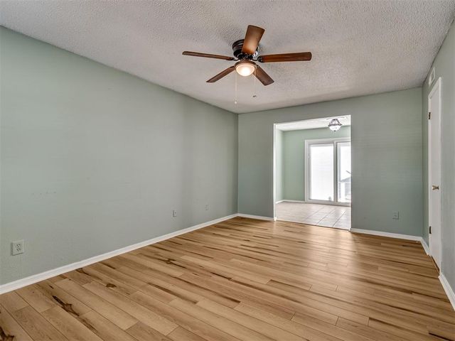 1040 SW 2nd Street, Moore, OK 73160