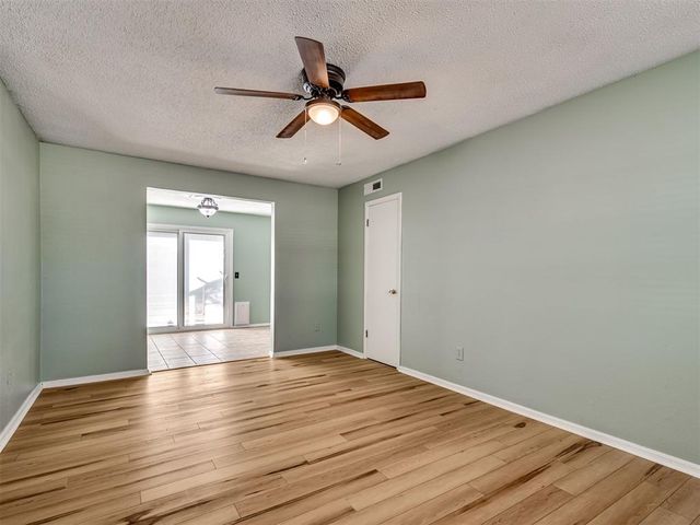 1040 SW 2nd Street, Moore, OK 73160